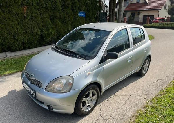 Toyota Yaris cena 5999 przebieg: 212121, rok produkcji 2000 z Rzeszów małe 631